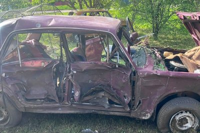 Авто, яке зазнало пошкоджень через російський удар по Харківщині, 29 травня 2026 року Авто, яке зазнало пошкоджень через російський удар по Харківщині, 29 травня 2026 року