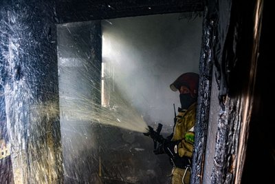 Двоє людей врятували з побутової пожежі в Основ'янському районі Харкова