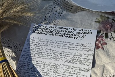 «Сервірували з любов'ю і гіркотою»: у Сумах долучилися до акції «Стіл пам'яті»