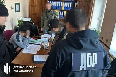 На Житомирщини одній із суддів повідомили про підозру за допомогу своєму батькові На Житомирщини одній із суддів повідомили про підозру за допомогу своєму батькові