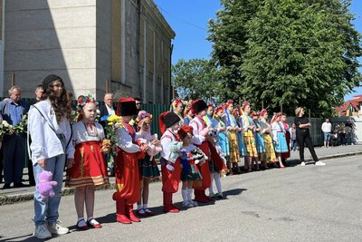 У Вінниці вшанували пам'ять дітей, що загинули внаслідок війни У Вінниці вшанували пам'ять дітей, що загинули внаслідок війни