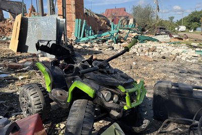 Російська армія завдала масованого удару по Верхньосироватській громаді: є загиблі Російська армія завдала масованого удару по Верхньосироватській громаді: є загиблі