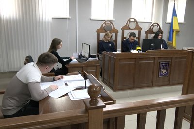 Вибачився перед пораненим: у Луцьку судять чоловіка, який стріляв біля ТЦК Вибачився перед пораненим: у Луцьку судять чоловіка, який стріляв біля ТЦК