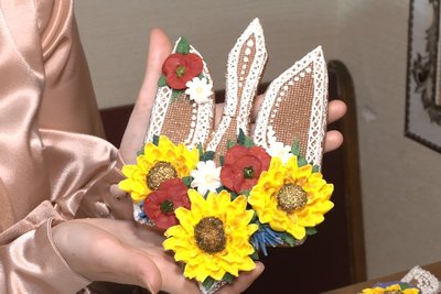 Родина з Харкова пече патріотичні пряники для військових Родина з Харкова пече патріотичні пряники для військових