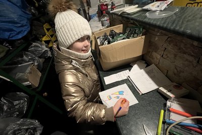 Злата малює для військових Злата малює для військових