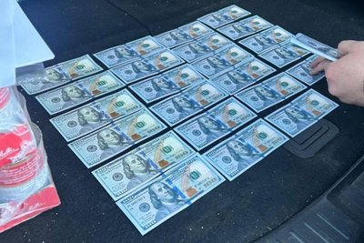 За 5 тисяч доларів обіцяла виключити з розшуку ТЦК: одеситці повідомили про підозру