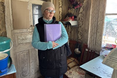 Приносить пенсію та новини: як працює листоноша Марина Діденко у Первомайську Приносить пенсію та новини: як працює листоноша Марина Діденко у Первомайську