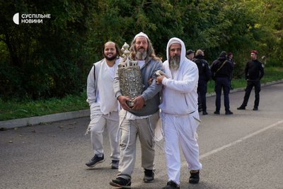 “В Ізраїлі всі вже звикли до війни. Це частина нашого життя. Ми не боїмось". Хасиди святкують Рош га-Шана в Умані “В Ізраїлі всі вже звикли до війни. Це частина нашого життя. Ми не боїмось". Хасиди святкують Рош га-Шана в Умані