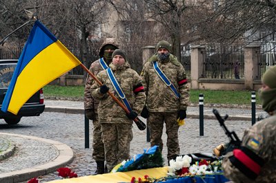 В Ужгороді попрощалися із полеглим захисником Юрієм Левченком В Ужгороді попрощалися із полеглим захисником Юрієм Левченком