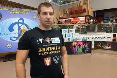 В'ячеслав Оксентюк на змаганнях "Звитяга нескорених" у Луцьку В'ячеслав Оксентюк на змаганнях "Звитяга нескорених" у Луцьку