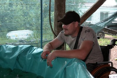 Як ветеран російсько-української війни вирощує на Житомирщині форель, осетрів та креветок Як ветеран російсько-української війни вирощує на Житомирщині форель, осетрів та креветок