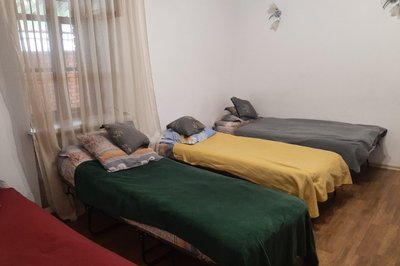 Як волонтери облаштували шелтер для переселенців у Харкові Як волонтери облаштували шелтер для переселенців у Харкові