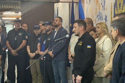 Голова Херсонської ОВА Олександр Прокудін, центр, переселенці, Ужгород Голова Херсонської ОВА Олександр Прокудін, центр, переселенці, Ужгород