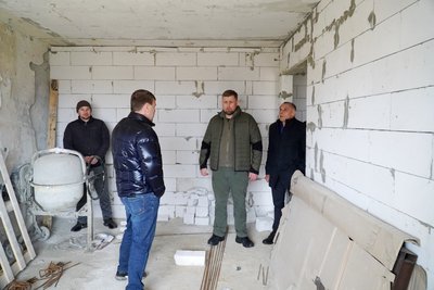 Будинок в Сергіївці, пошкоджений ракетою, ремонтують надто повільно та неякісно — голова Одеської ОВА Будинок в Сергіївці, пошкоджений ракетою, ремонтують надто повільно та неякісно — голова Одеської ОВА