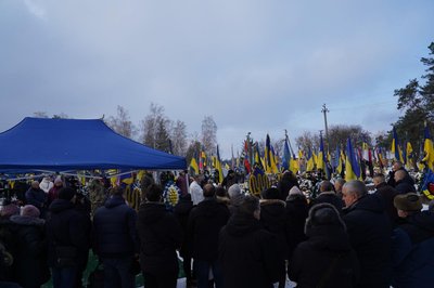В Охтирці попрощалися з Олександром Чубом: його син досі у полоні В Охтирці попрощалися з Олександром Чубом: його син досі у полоні