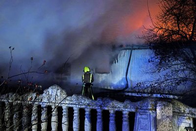 На Житомирщині під час гасіння пожежі в будинку виявили тіло чоловіка На Житомирщині під час гасіння пожежі в будинку виявили тіло чоловіка