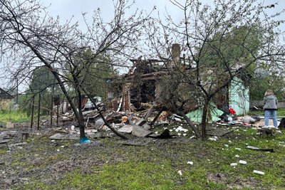 Наслідки обстрілу громади на Житомирщині: пошкоджені пів сотні будинків і майже стільки ж квартир Наслідки обстрілу громади на Житомирщині: пошкоджені пів сотні будинків і майже стільки ж квартир