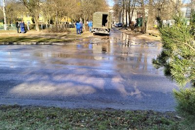 Порив на Ветеранів у Луцьку — в будинках немає води Порив на Ветеранів у Луцьку — в будинках немає води