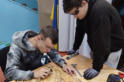 На Рівненщині школярі створили діючий діодний макет карти повітряних тривог На Рівненщині школярі створили діючий діодний макет карти повітряних тривог