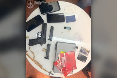 На Сумах чотирьох людей підозрюють у шахрайстві на знайомствах з військовими та підлітками На Сумах чотирьох людей підозрюють у шахрайстві на знайомствах з військовими та підлітками