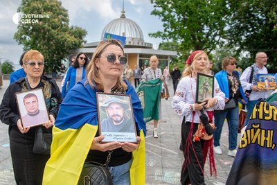 В Одесі до Дня вишиванки провели ходу та збір підписів за державний статус свята В Одесі до Дня вишиванки провели ходу та збір підписів за державний статус свята