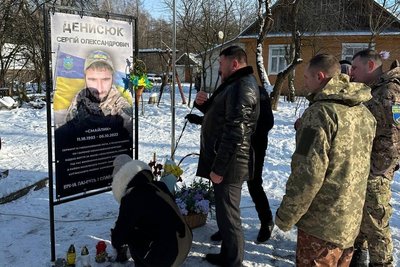 Алея слави загиблим бійцям у селі Мала Глуша на Волині Алея слави загиблим бійцям у селі Мала Глуша на Волині