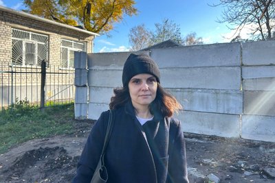 В Житомирі на місці проїзду до багатоповерхівки збудували бетонну стіну — місцеві жителі виступили проти В Житомирі на місці проїзду до багатоповерхівки збудували бетонну стіну — місцеві жителі виступили проти