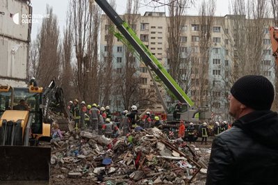 "Зарево було аж за дев’ятиповерхівку": що розповіли жителі пошкоджених будинків та очевидці нічної атаки РФ по Одесі "Зарево було аж за дев’ятиповерхівку": що розповіли жителі пошкоджених будинків та очевидці нічної атаки РФ по Одесі