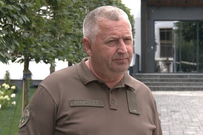 "Комарі кусають, але хочеться у ліс": на Волині триває сезон збору чорниць "Комарі кусають, але хочеться у ліс": на Волині триває сезон збору чорниць