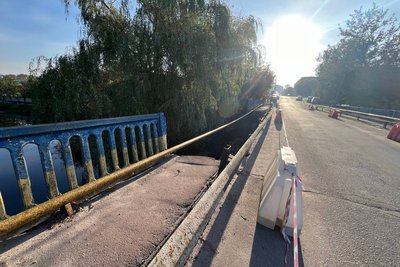 У Бердичеві на Житомирщині обвалилася частина мосту над річкою — що відомо про ситуацію