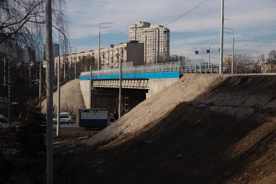 У Києві запустили рух авто і трамваїв оновленим Дегтярівським шляхопроводом У Києві запустили рух авто і трамваїв оновленим Дегтярівським шляхопроводом