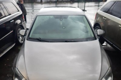 Три автомобілі вартістю 1,2 млн грн вилучили у грузина на митному пості "Тиса" на Закарпатті Три автомобілі вартістю 1,2 млн грн вилучили у грузина на митному пості "Тиса" на Закарпатті