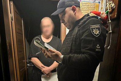 У Миколаєві затримали жінку та чоловіка за підозрою у збуті наркотиків У Миколаєві затримали жінку та чоловіка за підозрою у збуті наркотиків