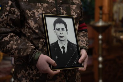 “Справжній командир”: у Сумах попрощалися з підполковником Віктором Зламаном “Справжній командир”: у Сумах попрощалися з підполковником Віктором Зламаном