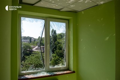 "Перше відчуття — наче це наснилося": розповіді мешканців пошкодженого будинку в Одесі
