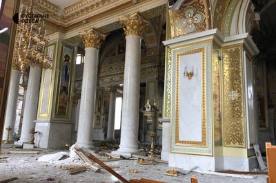 Пошкоджений ракетою собор в Одесі Пошкоджений ракетою собор в Одесі