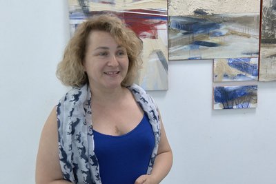 "Фрагменти вцілілого": у Луцьку презентували виставку абстрактного живопису "Фрагменти вцілілого": у Луцьку презентували виставку абстрактного живопису