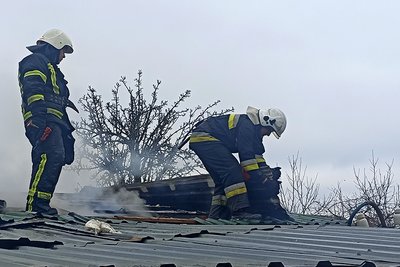 Рятувальники Миколаївщини за добу ліквідували чотири пожежі Рятувальники Миколаївщини за добу ліквідували чотири пожежі