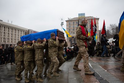 У Києві попрощалися з поетом та військовим Максимом "Далі" Кривцовим У Києві попрощалися з поетом та військовим Максимом "Далі" Кривцовим
