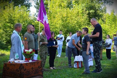 У громаді на Житомирщині учнів 3 шкіл посвятили у джури та вшанували пам'ять воїнів УПА