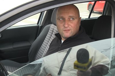 "Напливи" на дорогах у Житомирі: водії та пішоходи скаржаться — як реагують комунальники "Напливи" на дорогах у Житомирі: водії та пішоходи скаржаться — як реагують комунальники