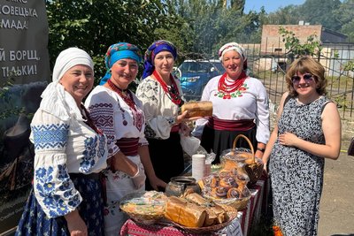 Традиційний, білий, з вишнями, космічний: в музеї на Житомирщині провели борщ-батл Традиційний, білий, з вишнями, космічний: в музеї на Житомирщині провели борщ-батл