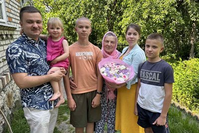 "Захоплювався космосом і любив бджіл": дідусь із Житомирщини загиблого пілота F-16 Олексія Меся розповів про онука "Захоплювався космосом і любив бджіл": дідусь із Житомирщини загиблого пілота F-16 Олексія Меся розповів про онука