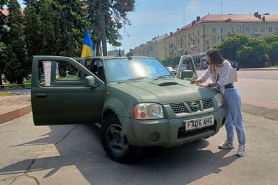 Нове авто замість розстріляного: волинські волонтери купили пікап для бійців на фронт Нове авто замість розстріляного: волинські волонтери купили пікап для бійців на фронт