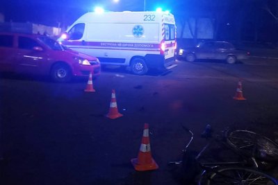 ДТП на Житомирщині: внаслідок зіткнення з легковиком загинув велосипедист