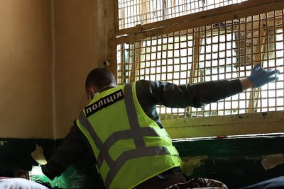 В Житомирі засудженого підозрюють у заволодінні грошима жителів України під приводом продажу автівок