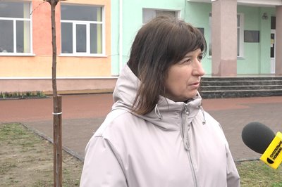 В селі на Житомирщині в пам'ять про загиблих військових висадили алею сакур В селі на Житомирщині в пам'ять про загиблих військових висадили алею сакур