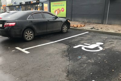 У Житомирі бракує паркувальних місць для водіїв із інвалідністю — ветеран війни Олександр Кондратенко У Житомирі бракує паркувальних місць для водіїв із інвалідністю — ветеран війни Олександр Кондратенко
