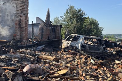"Накрила собою сина, хлопчик не вижив". Очевидці розповіли про атаку на Великий Бобрик "Накрила собою сина, хлопчик не вижив". Очевидці розповіли про атаку на Великий Бобрик