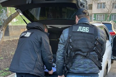 На Одещині затримали правоохоронців, які, замість затримання, відбирали гроші у наркоторговців — ДБР На Одещині затримали правоохоронців, які, замість затримання, відбирали гроші у наркоторговців — ДБР